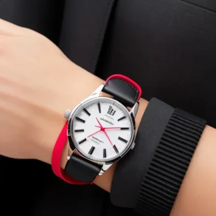 Contrast strap watch